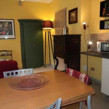 Appartamento Locazione Turistica Casa Del Castello - Sgv101 San Giorgio Canavese